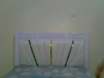 Bongacams Live Sex Cam of PetiteNoir