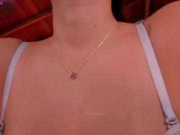 Bongacams Live Sex Cam of AllyJensen