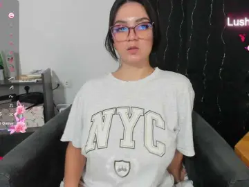 Bongacams Live Sex Cam of SweetLilith