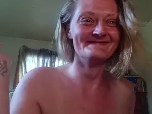 Cam4 Live Sex of CoraLineStar1