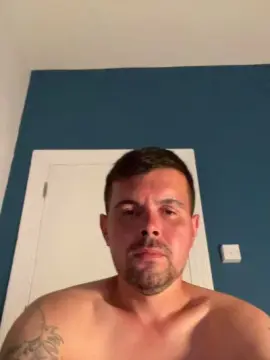 Cam4 Private Sex Chat of Leo_Iron