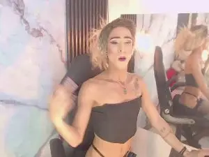 Cam4 Adult Webcam of Hot_sexy_doll