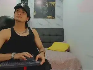 Cam4 Free Live Porn of sweetauracouple