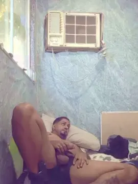 Cam4 Live Sex of theuzinsaldanha