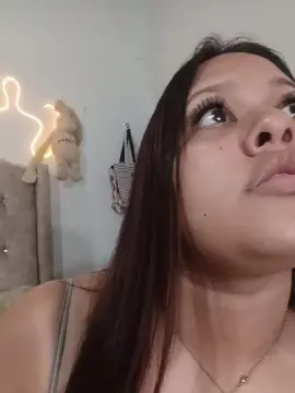Cam4 Free Live Porn of nazzare1