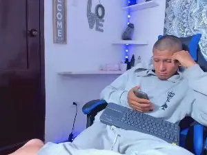 Cam4 Free Porn Cam of Adan_oriol
