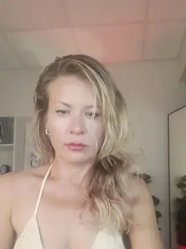 Cam4 Nude Webcam of Julia__Giulia