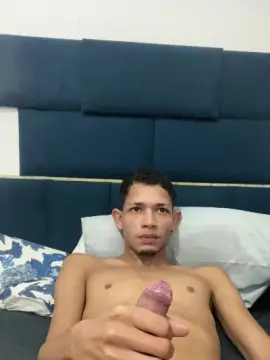Cam4 Live Porn of Mlknovinhooo