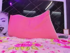 Cam4 Nude Webcam of Skarleth_queen