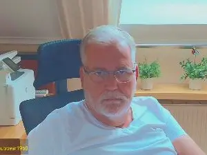 Cam4 Free Live Porn of subbear1968