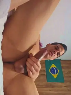 Cam4 Free Live Porn of emoroo