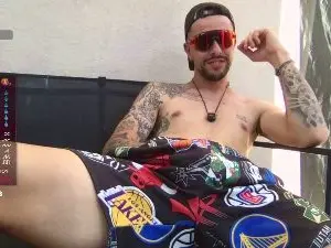 Cam4 Free Live Porn of monsieurguitsxx