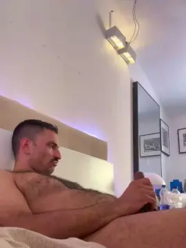 Cam4 Free Live Porn of rafabr91