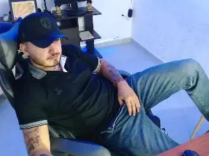 Cam4 Sex Chat of Thiago_420_