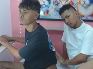 Cam4 Live Porn of patrickvsnoah69