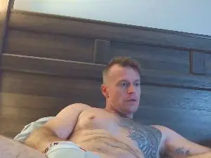 Cam4 Watch Live Sex Cams of DILFiGuess1