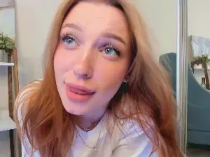 Cam4 Live Porn of EdithZazozdor