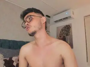 Cam4 Live Sex Cam of Alhan_Twink