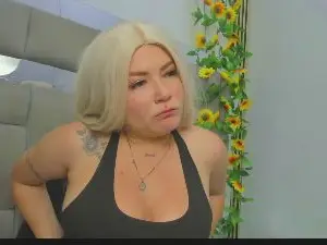 Cam4 Adult Webcam of roselyn_arnold_