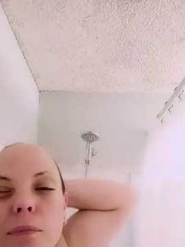 Cam4 Live Sex Cam of LolaBunny87