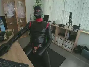 Cam4 Free Live Porn of sau_rubber