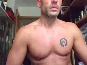 Cam4 Live Sex of Xisco8_2