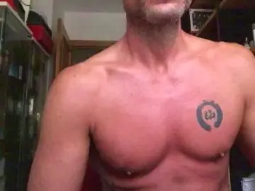 Cam4 Sex Chat of Xisco8_2
