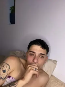 Cam4 Sex Cam of Thomikaty98