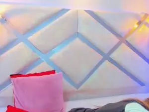 Cam4 Nude Webcam of Cami_rouxx