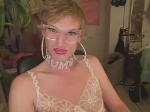 Cam4 Free Live Porn of pinkyfagyboy