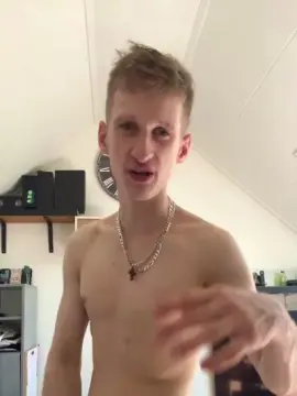 Cam4 Live Porn of HornyPornyGuy