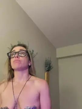 Cam4 Watch Live Sex Cams of Ambrrr