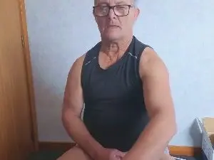 Cam4 Live Porn of bigballnz