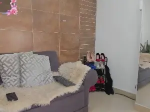 Cam4 Free Live Porn of conie_jones
