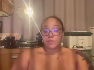 Cam4 Sex Chat of curvylisax