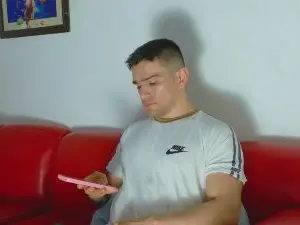 Cam4 Nude Webcam of alejandro_marin