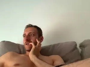 Cam4 Nude Webcam of LukaShyGuy225