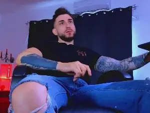 Cam4 Nude Webcam of MightyAaronX