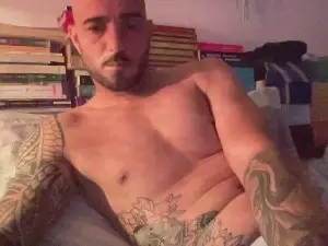 Cam4 Free Live Porn of alessandromori9
