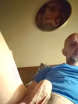 Cam4 Free Live Porn of CIONDOLONE82
