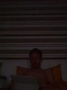 Cam4 Live Sex of larswars1983