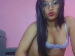 Cam4 Sex Chat of Sisie_Sexyy