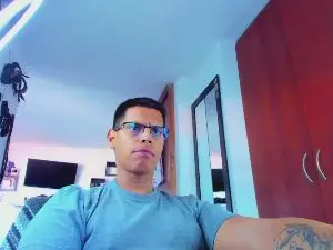 Cam4 Private Sex Chat of John_pmr