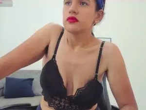 Cam4 Live Sex of natalia_curvy