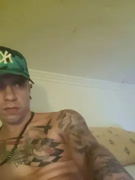 Cam4 Live Porn of Big20cmfelipe