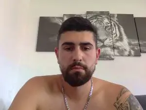 Cam4 Live Porn of alexmndz