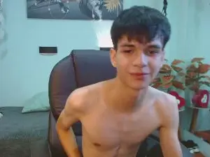 Cam4 Nude Webcam of maxim_rod