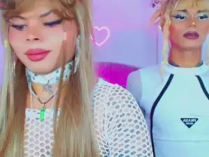 Cam4 Live Sex of leslychaneldoll