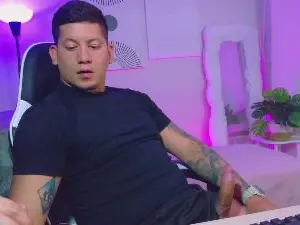 Cam4 Live Sex Cam of _robertobaggio