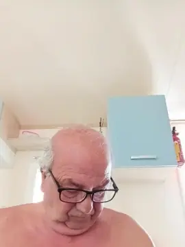 Cam4 Free Porn Cam of minuzzo61